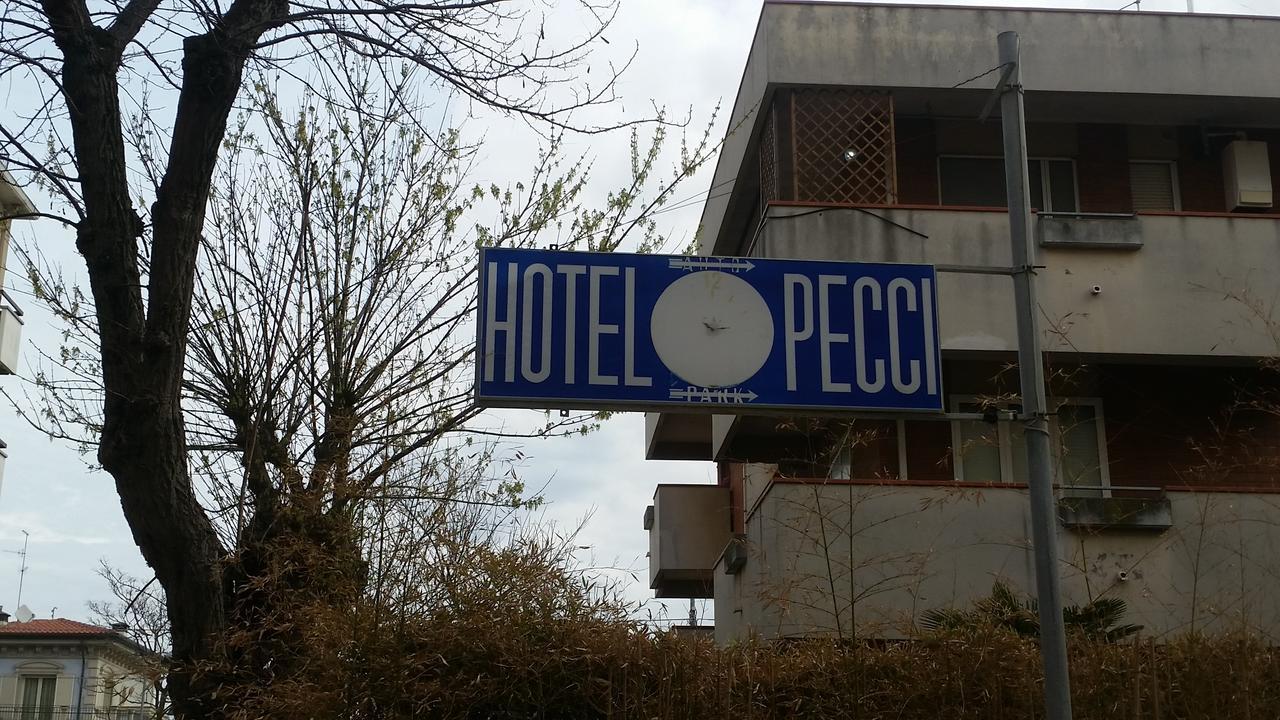 Hotel Pecci Rimini Bagian luar foto